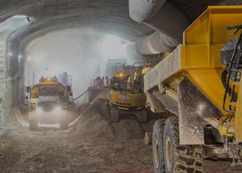 By September 2019, around 650 workers had pushed the M4-M5 Link Tunnels ahead more than 1km