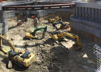 At the Parramatta Road Ventilation Facility, the pile capping beams were propped by three temporary steel props spanning more than 28m (image courtesy WestConnex | Transurban / Arcadis)