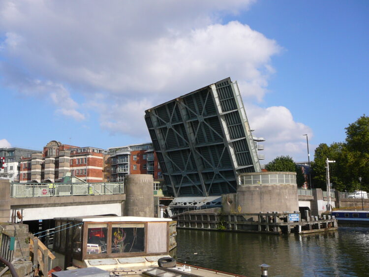 The structure is a steel counterbalanced, single 15.5m-long leaf bridge with a 15.5m span (photo courtesy Bristol City Council)