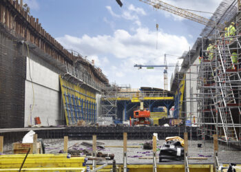 The project includes a 20m bored tunnel at the Interchange King's Curve