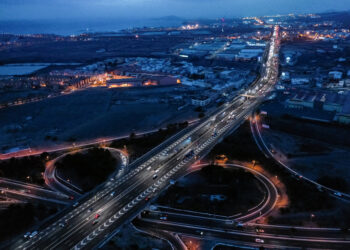 The GC-1 connects the Canary Island’s capital Las Palmas de Gran Canaria and its international airport to the tourist destinations (image courtesy Signify)
