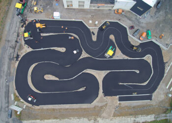 From above, the track shows how manoeuvrable the paver had to be
