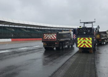 The technology from Topcon is used for precise milling control, providing a smooth base for resurfacing