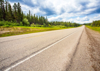 Canada’s provincial Alberta government said traffic on Highway 40 has increased by around 70 per cent in five years to 10,000 vehicles daily (image © Siegfried Schnepf/Dreamstime)