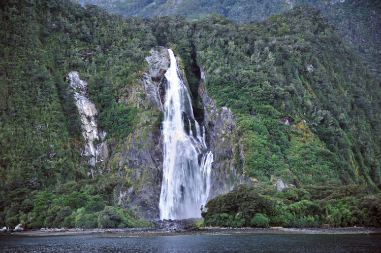 A new highway link is proposed for New Zealand to provide a better connection to the scenic Milford Sound – image courtesy of © Shirophoto, Dreamstime.com