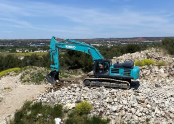 Kobelco is now offering two new top-of-the-range excavators for the 50tonne class