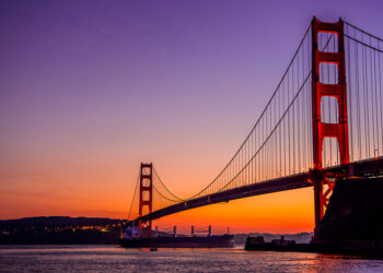 Golden Gate Bridge: opened in 1937 and 2,737m long (image © Randy Vavra/Dreamstime)