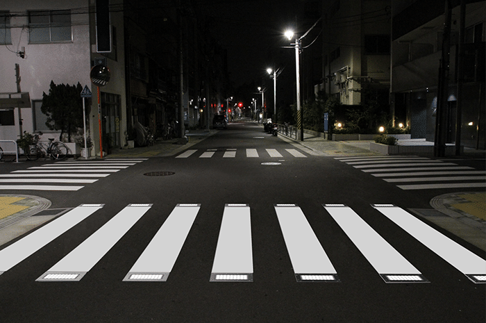 A system of the lights across a crosswalk can be lit using mains power or by solar power thanks to it being a low-consumption LED set-up (image courtesy Sernis)