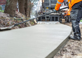 The machine was used to pave a width of 2m and with a 120mm thickness