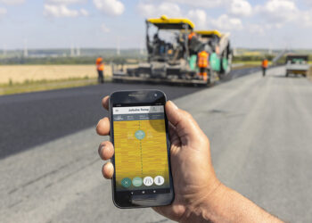 Users of the WITOS technology can view all relevant paving information on a smartphone