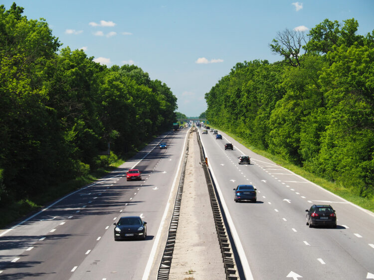 Traffic on the A1 Autostrada Bucuresti Pitesti will have a junction with the new DEx12 near Pitesti (© Moruzx/Dreamstime)
