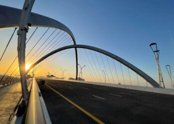 The new Infinity Bridge in Dubai was built by the BESIX Group and provides an important transport link
