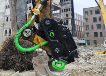 Larger excavators can now benefit from increased versatility for demolition work with the new unit from Steelwrist