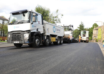 Tarmac's ULTIPAVE R, which uses crumb rubber to modify the bitumen binder, was used to pave Otley Road in Bradford, West Yorkshire, UK