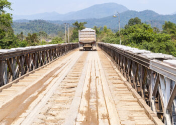 New bridges are needed to cope with the demands of heavy transport © Dinozzaver | Dreamstime.com