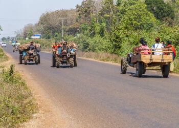 Agriculture provides a key portion of GDP for Lao PDR and transport to and from those rural areas is crucial © Dinozzaver | Dreamstime.com