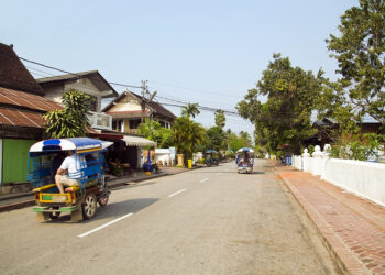 Transport in urban areas in Lao PDR can be basic © Eldelik | Dreamstime.com