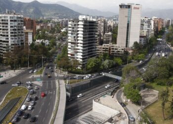 Moving much of the crosstown traffic underground will help reduce congestion and pollution for Santiago