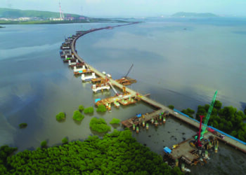 Construction of the new coastal highway will help reduce central Mumbai's chronic car congestion