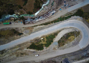 Located at an altitude of 3,589m, Oyón is the lowest point of the highway
