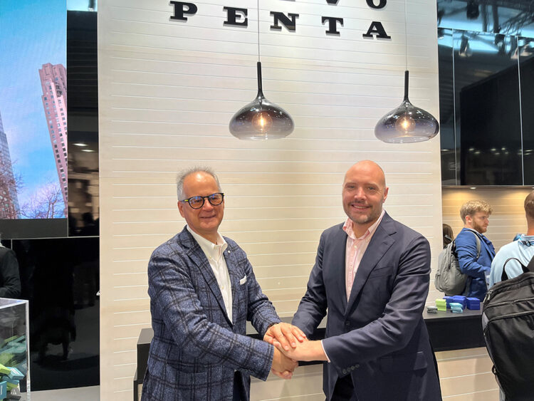 Hannes Norrgren (right), the new president of Volvo Penta’s industrial business unit, with his predecessor Giorgio Paris