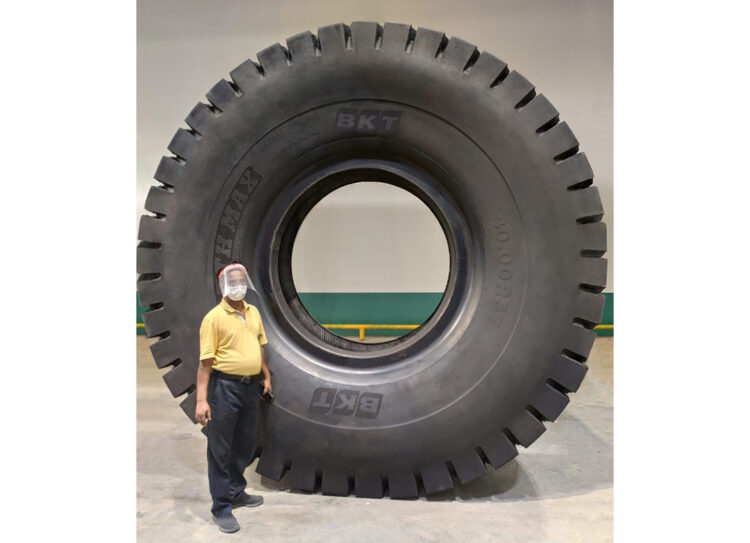 BKT EARTHMAX SR 468 for rigid haulers