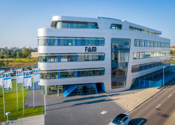 FAM, an international medium-sized business with 750 employees based in Germany, is part of the Beumer group