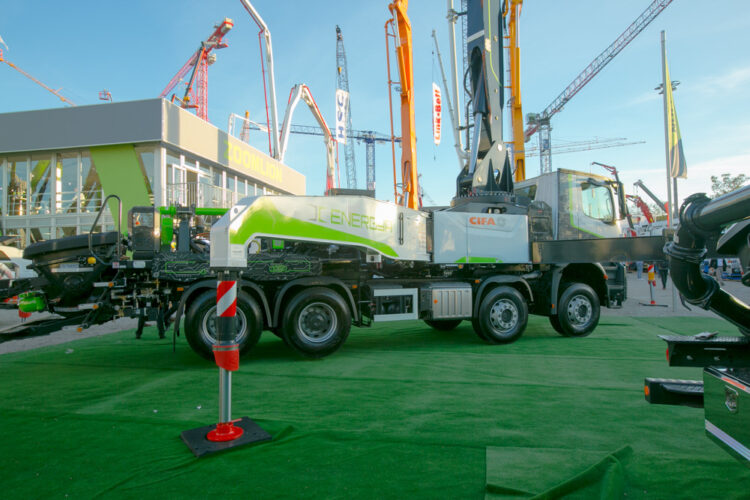 The boom extends up to 42m and consists of five sections, with the last two made from carbon fibre