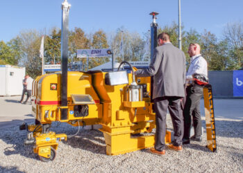 GOMACO’s compact electric slipformer offers efficient working