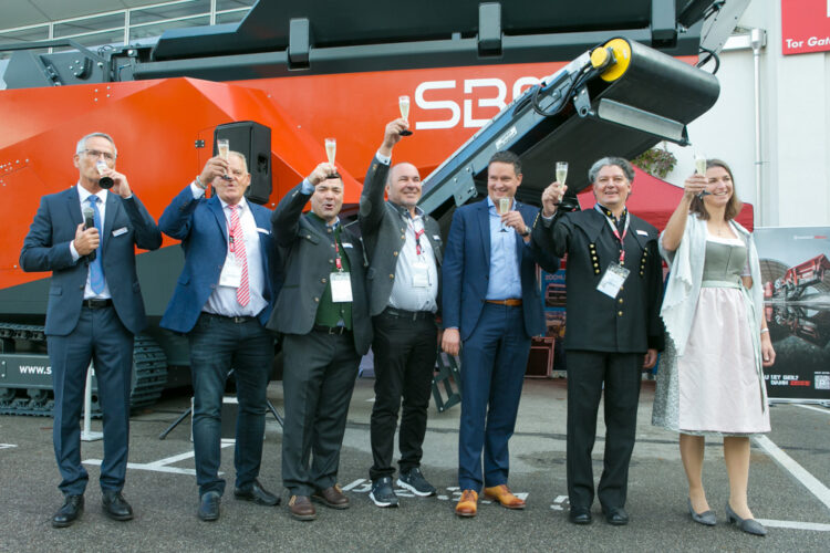 The AI-based SBM REMAX 600 mobile impact crusher