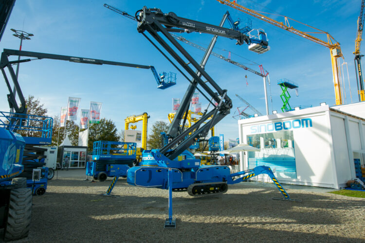 The SPA33HJ was developed in collaboration with spider lift specialist, Falcon Lifts