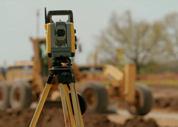 The earthmoving fleet has been equipped with Trimble positioning and control systems