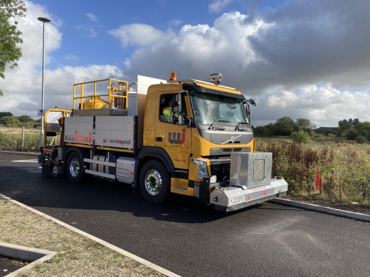 The ThermoPrint truck is based on the trafficprinter truck from Norwegian road marking machine manufacturer Trysil Maskin