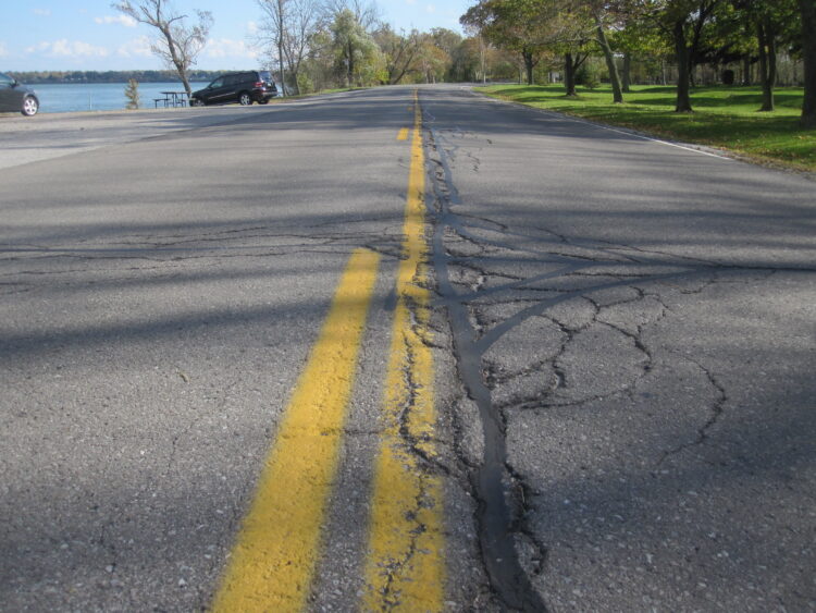 The new standard (called D8458) will be used to assess the resistance of different types of asphalt mixtures to fatigue cracks in road surfaces (image World Highways/David Arminas)