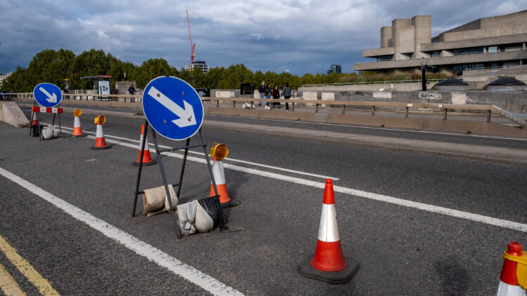 The platform from one.network manages and shares lane closure, work zone and roadway disruption information with GPS providers (image © Martinlee58/Dreamstime)
