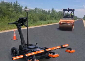By uncovering inconsistencies that occur during the paving process, including poor uniformity and significant variations in density, PaveScan RDM 2.0 helps to avoid premature failures