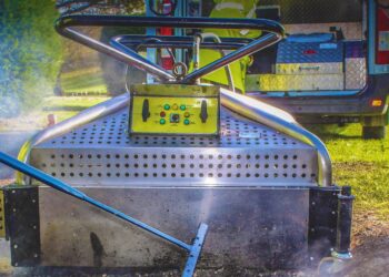 The Nu-phalt system meets the UK specification for ‘standards for highways’ and the series 0900 Nu-phalt unit has obtained the ‘BBA Hapas’ requirement for permanent road repairs