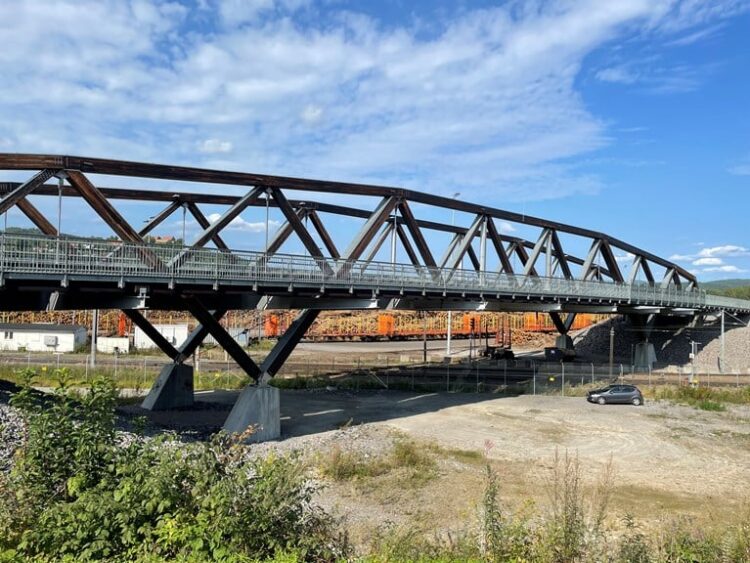 The two-lane Norsenga Bridge, nearly 95m long, was opened in 2017 and has walking and cycling paths (image © Jørn Jakobsen, Norwegian Road Administration)