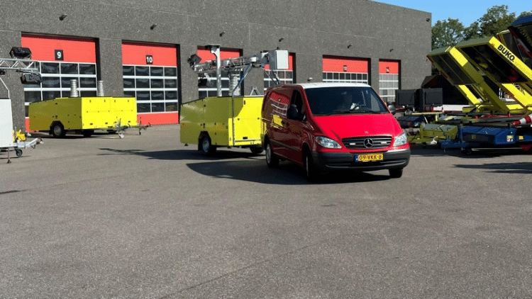 No escape: the trailer units capture images of front seat occupants and the software sends anonymised images to a secure cloud for human review later (image courtesy Acusensus)