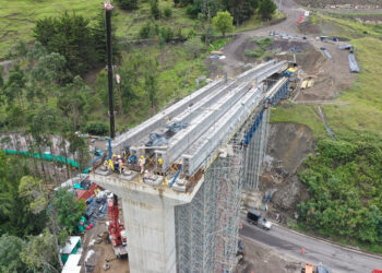 our precast beams were used between each set of supports to support the width of the deck on viaduct 205 with a length of 200m located in the Naranjo sector – image courtesy of Unión Vial Río Pamplonita