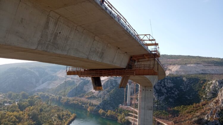 The Počitelj Bridge, now reaching both banks of the Neretva River, is the largest bridge on the entire pan-European Corridor 5c highway (image courtesy JP Autocesta FbiH – Bosnia and Herzegovina’s motorways agency)