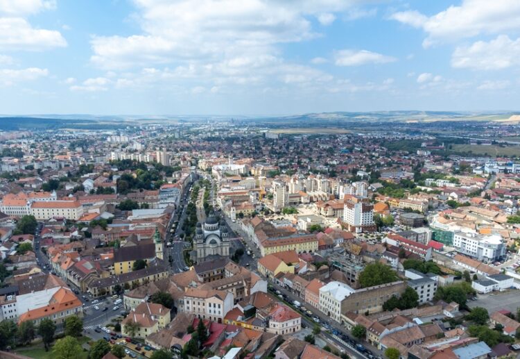 The medieval city of Targu Mures, with a population of around 117,000 inhabitants, lies on the Mureș River, the second longest river in Romania after the Danube (image © Wirestock/Dreamstime)