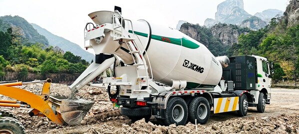 The market share of XCMG's major products has increased 1.93% year-on-year (image courtesy XCMG)
