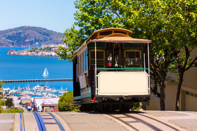 The Hyde Street cable car in San Francisco, California (image © Lunamarina/Dreamstime)