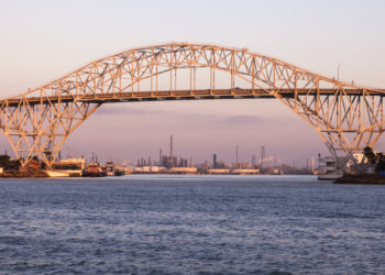 The new bridge will replace the existing structure – image courtesy of © Benkrut Dreamstime.com