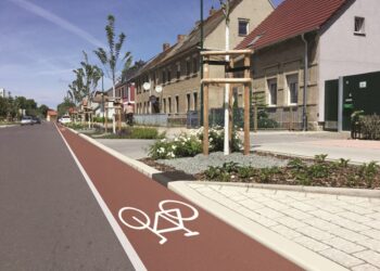 ACO’s KerbDrain CycleKerb range features a bullnose profile with 60mm upstand, making it ideal for keeping pedestrians safe from tripping or slipping in surface water