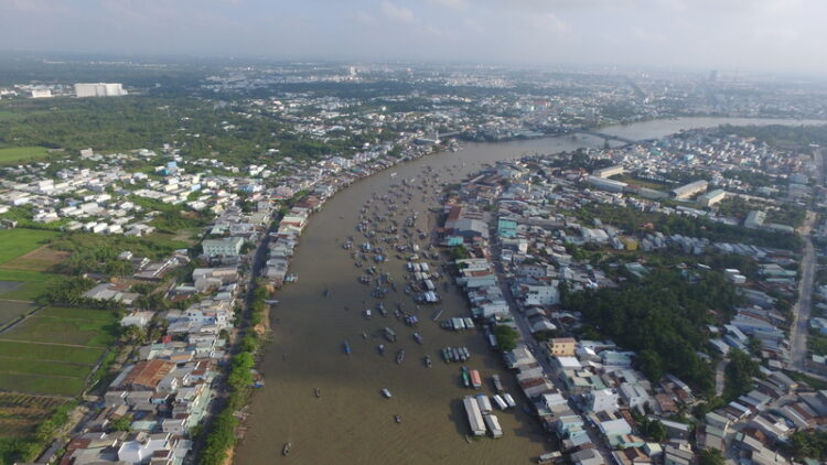 Vietnam’s North-South highway will now be extended further southwards image courtesy of © Danghuuquang16011983|Dreamstime.com