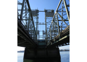 A new bridge will be built to replace the current structure carrying I-5 over the Colombia River and connecting Oregon and Washington state – image courtesy of © Rajan Singh|Dreamstime.com