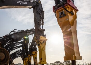 Hydraulic breakers from Epiroc have been used to carry out a bridge demolition project within a tight time schedule in Germany