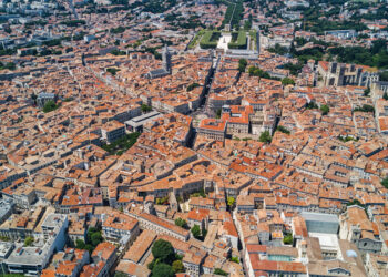 Montpellier, France: not much room for traffic (image © Jaysi/Dreamstime)